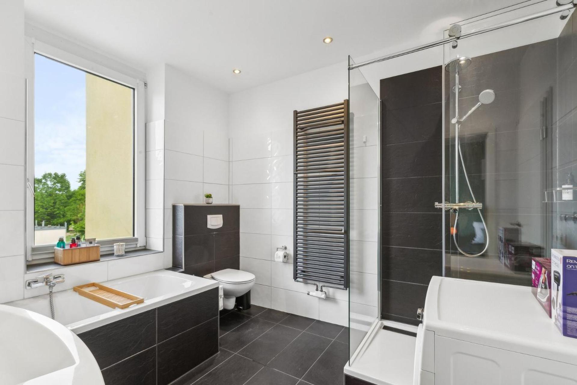 Elegant & Bright ~ Near Schalke 04 ~ Office ~ Free Parking! Gelsenkirchen