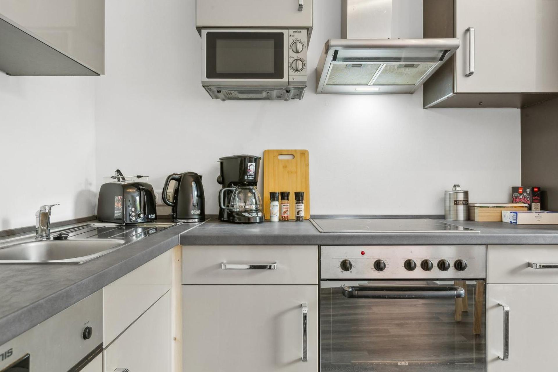 Elegant & Bright ~ Near Schalke 04 ~ Office ~ Free Parking! Gelsenkirchen